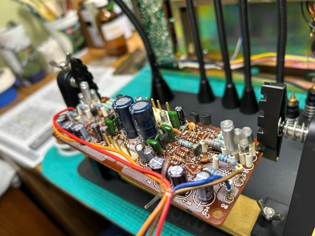 Sansui G-5000 circuit board during restoration